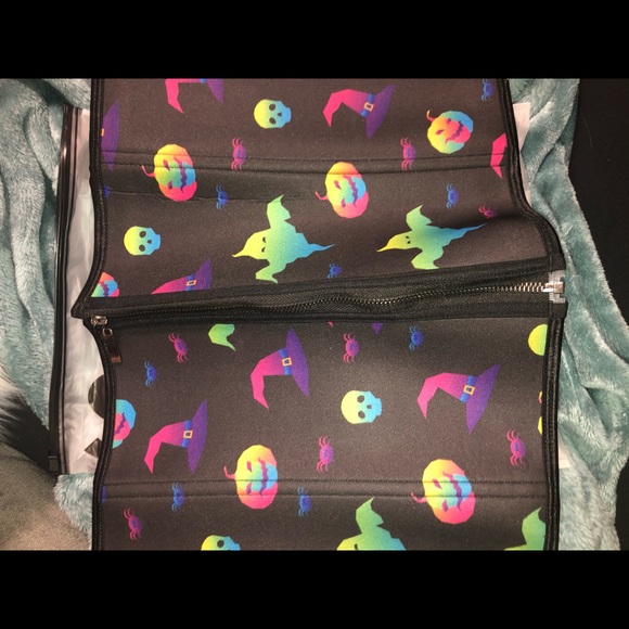 New, Never Used Plus Halloween Print Zipper Front Corset Waist Trainer - Picture 7 of 12